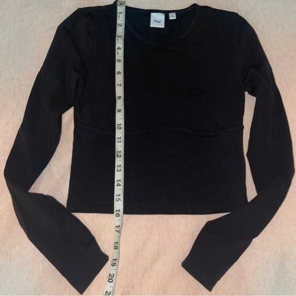 Aritzia Tna chill Eclipse longlseeve Tshirt (free with a purchase) (see details) - Picture 2 of 4